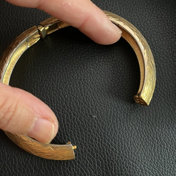 1980 vintage Lucien Piccard Golden bangle bracelet - Picture 2 of 7
